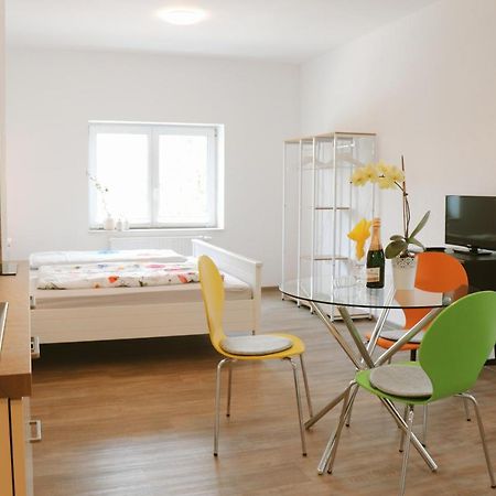 Helles Apartment Fuer 1-2 Pers. Mit Parkplatz Und Wifi Kraiburg am Inn Eksteriør billede