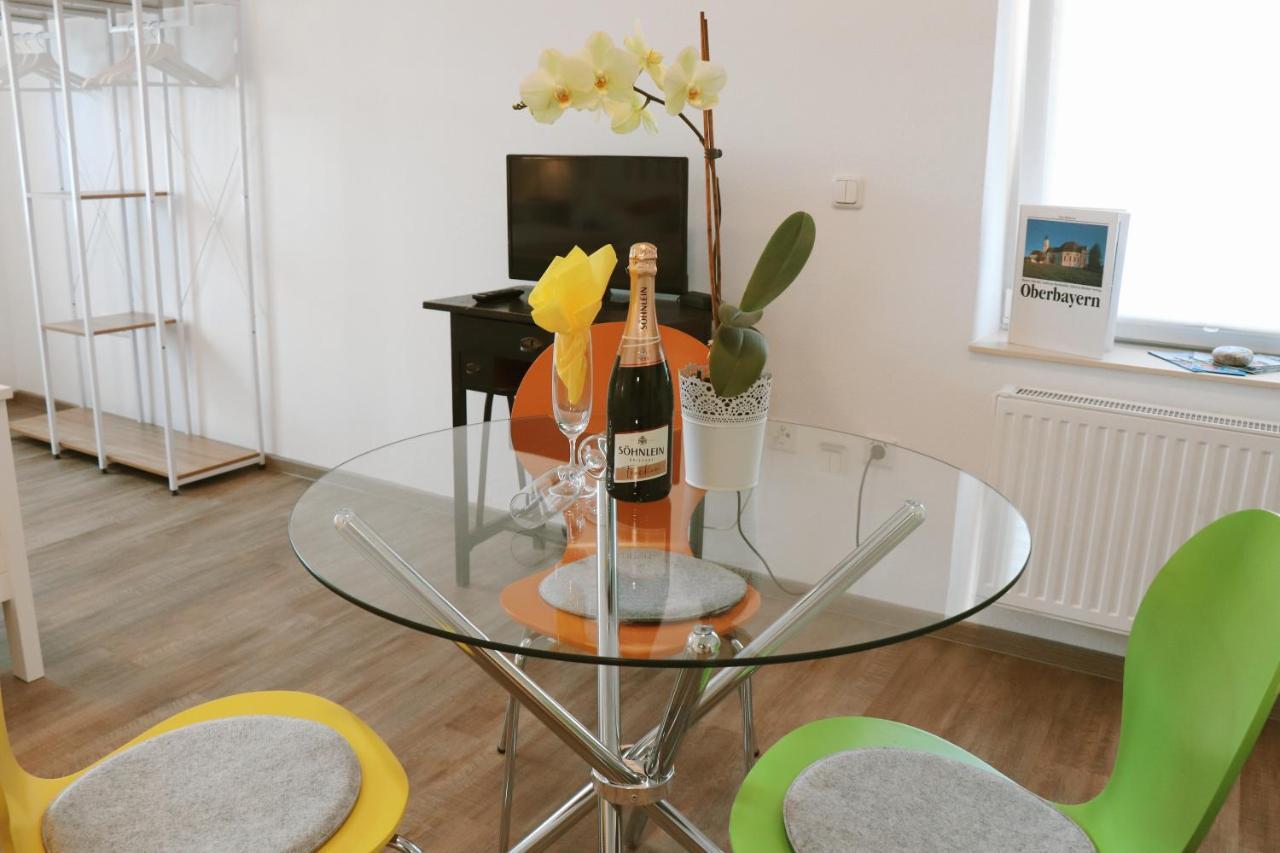 Helles Apartment Fuer 1-2 Pers. Mit Parkplatz Und Wifi Kraiburg am Inn Eksteriør billede