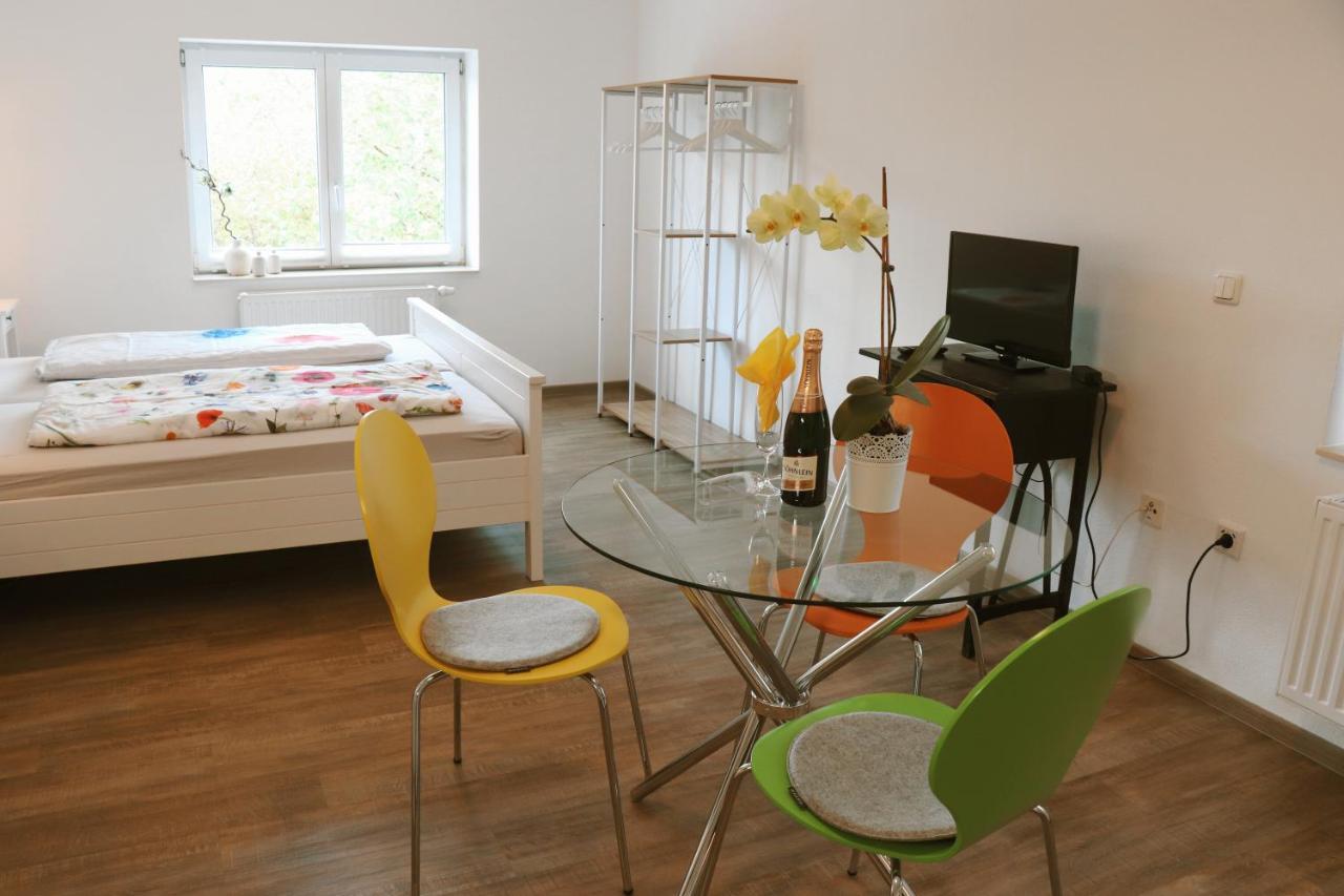 Helles Apartment Fuer 1-2 Pers. Mit Parkplatz Und Wifi Kraiburg am Inn Eksteriør billede